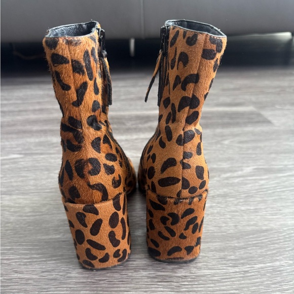 Topshop Brown Leopard Print Heeled Boots - Picture 3 of 4